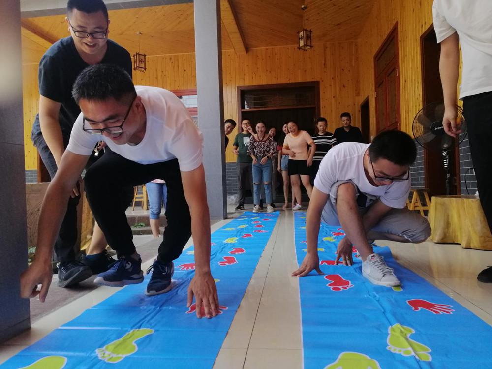 �����l(f��)չ��˾�����w�������������ġ������l(f��)չ��˾�_չ����(hu��)Ȥζ���(d��ng)